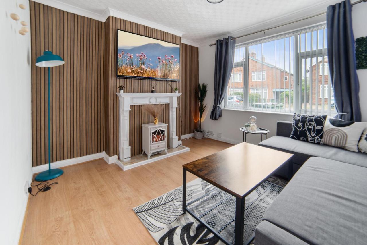 Exclusive Deals L Last-Minute Reserve L Townhouse With Sleeps 6 L Braunstone Town , Leicester L By Zen Nights Short Lets & Serviced Accommodations Exterior photo