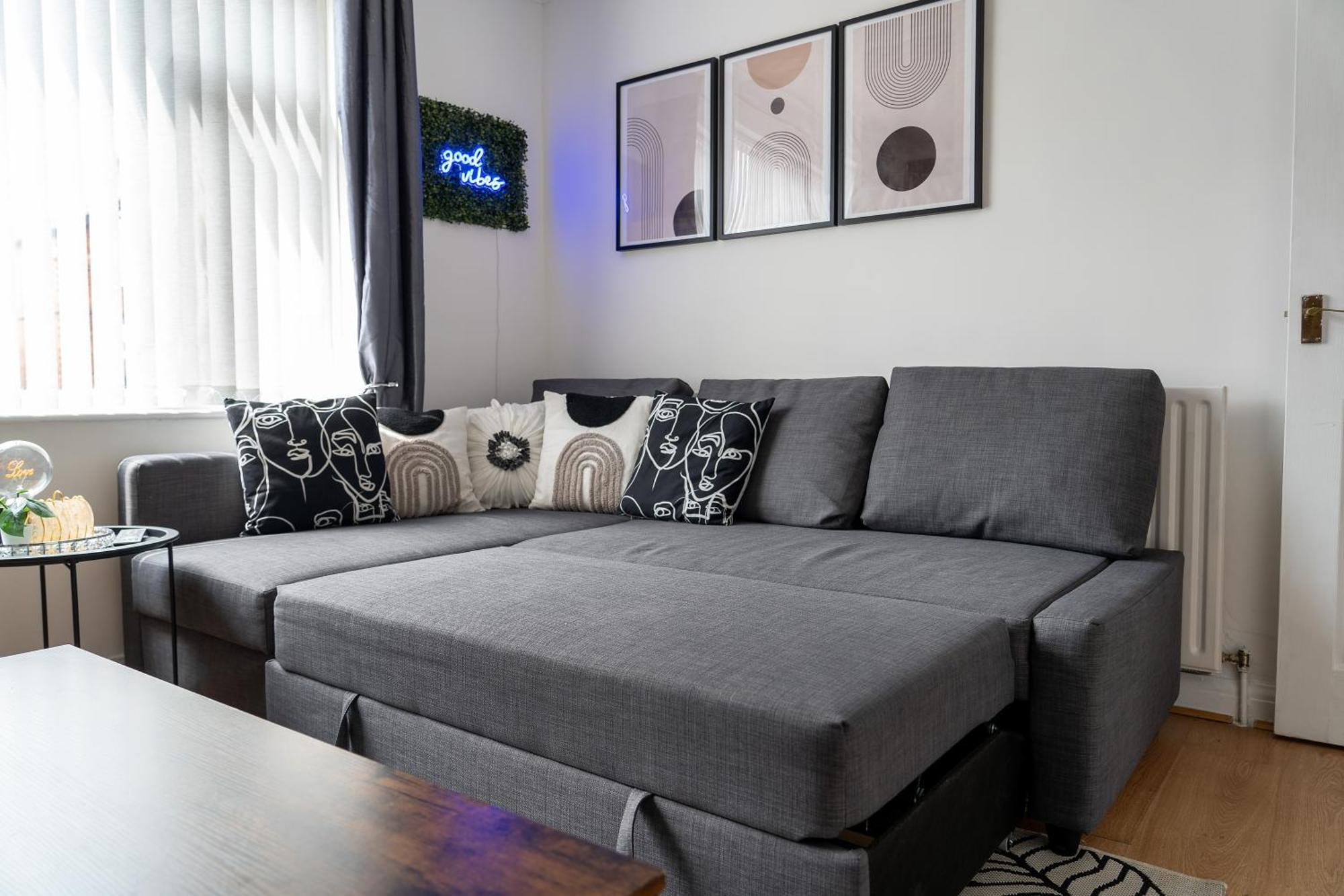 Exclusive Deals L Last-Minute Reserve L Townhouse With Sleeps 6 L Braunstone Town , Leicester L By Zen Nights Short Lets & Serviced Accommodations Exterior photo